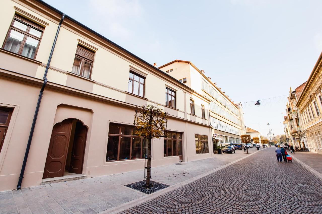 Eat It Cozy Downtown Apartments Oradea Exterior photo